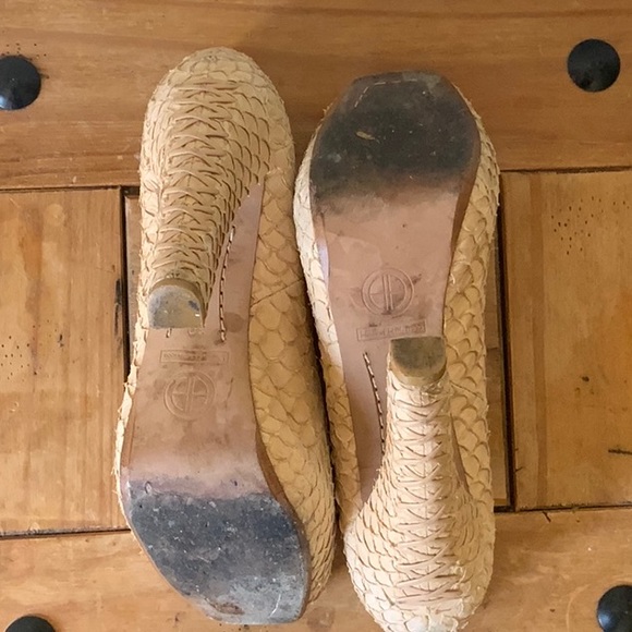 House of Harlow Pearl Sand Peep Toe Heels - size 39 (9) - Picture 8 of 10